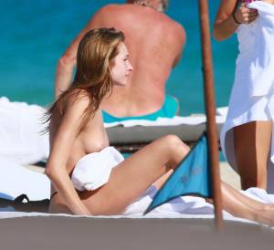 Ashlen Alexandra Topless At The Beach In Miami b7b47pgq3b