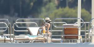 Sara Sampaio Topless Sunbathing On A Yacht In France-g7b47ngdez.jpg