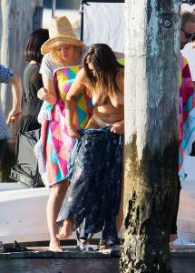 Olympia Valance Topless Candids While Changing For A Photo Shootp7b47m9yjo.jpg