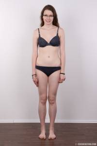 Tereza - 20 year old y7b5jkg25p