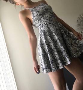 Girlfriend Cooking And Takes A Few Selfies [x91] q7b69grlw6