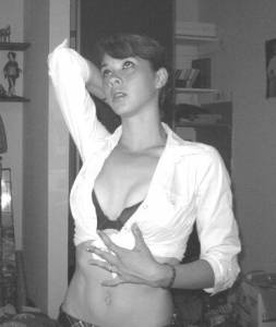 Sexy army brunette x107 f7b6r8966f