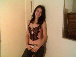 Sexy army brunette x107 27b6r8275s