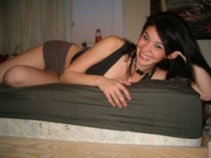 Sexy army brunette x107 y7b6r85hr3