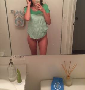 Girlfriend Cooking And Takes A Few Selfies [x91] 67b69gbtcf