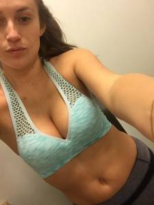 Girlfriend Cooking And Takes A Few Selfies [x91] p7b69fpd43