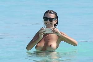 Emily Ratajkowski Topless On A Beach In Cancun, Mexico-17b741q6vr.jpg