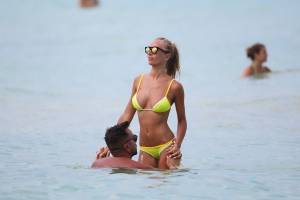Laura Cremaschi Topless In The Sea In Miami-67b74mtcld.jpg
