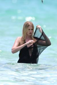 Lara Stone Topless While On A Photo Shoot In Miami-v7b75g6f6i.jpg