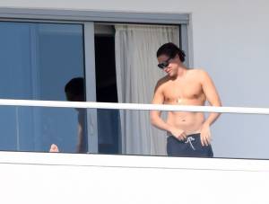 Heidi Klum Topless On A Balcony In Miami-n7b74ktpyl.jpg
