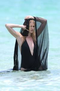 Lara Stone Topless While On A Photo Shoot In Miami-t7b75g7xfb.jpg