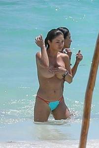 Arianny Celeste Topless On The Beach In Mexico-m7b79dsni0.jpg
