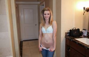 Cute Little Blonde Girlfriend [x40] g7b76k5gwq