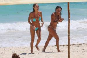 Arianny Celeste Topless On The Beach In Mexico-a7b79ehnsr.jpg