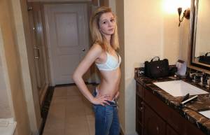 Cute Little Blonde Girlfriend [x40] c7b76kizt0