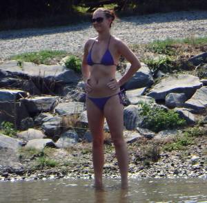 Voyeur Purple Bikini Girl Spy r7b8qs2f5b