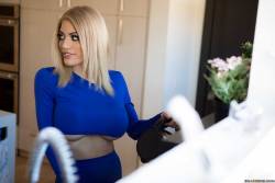 Amber Alena Virile Voyeur - 271x t7bj099iwm