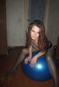 Amateur hottie gets naked at home 1637 c7bjaxuda5