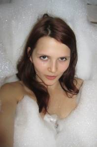 Amateur hottie gets naked at home 1637 b7bjbaqjnb