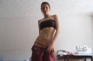 Amateur hottie gets naked at home 1637 a7bjawg6mo