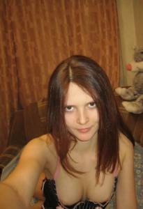 Amateur hottie gets naked at home 1637 07bjavirho