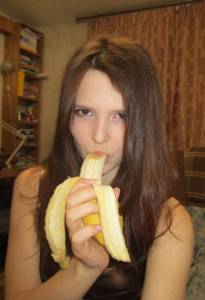 Amateur hottie gets naked at home 1637 r7bjaweky6