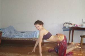 Amateur hottie gets naked at home 1637 u7bjav4ucx