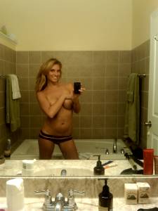 Amateur Blonde Self Pics x38 s7bke0ouvd