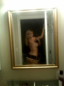 Amateur Blonde Self Pics x38 77bke11q5y