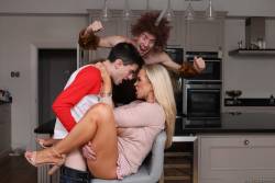 Rebecca More Meeting His Horny Monster A XXX Parody - 380x g7bk8s26uy