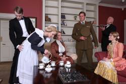 Rebecca More Loulou Downton Grabby - 912x g7bkmeirqy