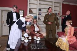 Rebecca More Loulou Downton Grabby - 912x c7bkmehai0