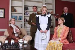 Rebecca More Loulou Downton Grabby - 912x g7bkmenfae