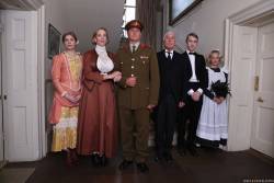 Rebecca More Loulou Downton Grabby - 912x 07bkmdbblz