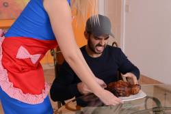 Vanessa Cage Guide For Taking Care Of Your New Husband - 313x j7bkokjpge