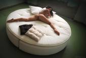 Round Bed with Joy Lamore37bl6f6aao.jpg