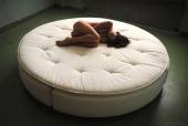 Round Bed with Joy Lamore i7bl6f9lfg