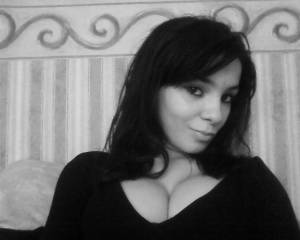 Busty British selfshoter [50photos] h7bmdqk6cm