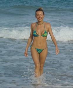Celine, French Hottie and nudist [x60] 17bmdubbr3