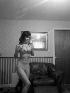Busty British selfshoter [50photos] v7bmdqvzlx