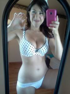 Sexy Brunette, good boobs (x30) v7bmd2dluv