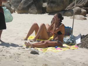 2 Sexy Girls On The Beach x12 h7bmpqvofb