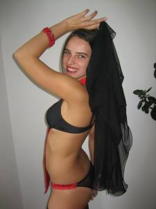 Romanian Teen (x281) l7bn28xz0g