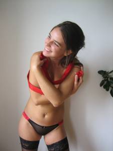 Romanian Teen (x281) w7bn2l8q7j