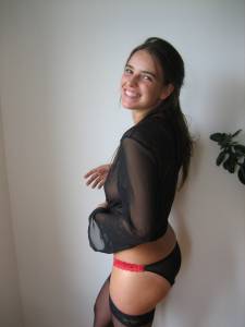 Romanian Teen (x281) j7bn2jsd6r