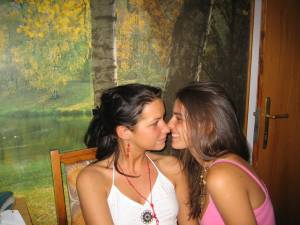 Romanian Teen (x281) 37bn2ocph5
