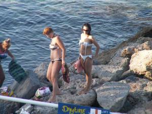 Beach-Voyeur-Spy-Crete-Greece-b7bnnfiset.jpg