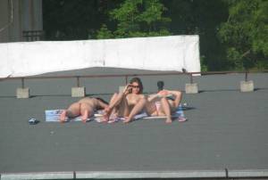 My Neigbours Naked On The Roof[Last Years]-f7bn31pvum.jpg