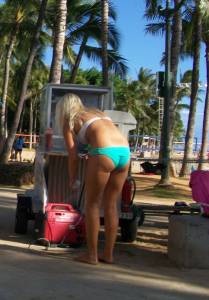 Beach Voyeur 1 Blonde 1 Brunette 67bnmu6zth