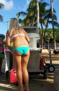 Beach Voyeur 1 Blonde 1 Brunette f7bnmu57ee